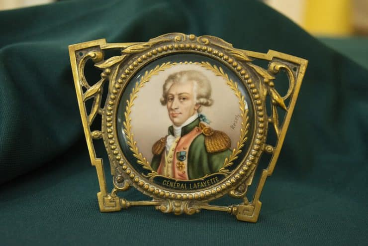 Collectible featuring Marquis de Lafayette