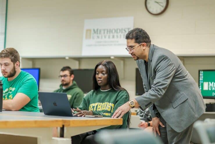 Dr. Abdulrahman Hafez works with Computer Science students